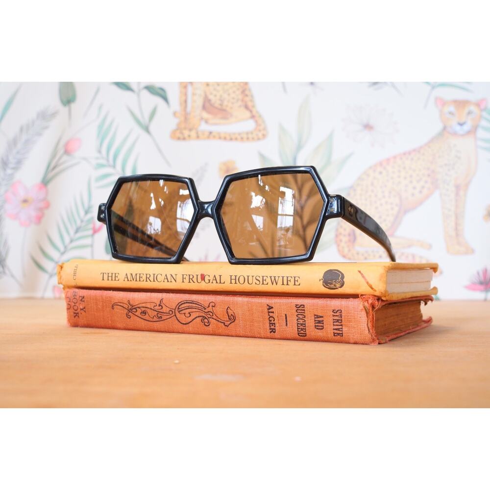 Vintage 1960s Hexagon Sunglasses Ebony Toned Mod Pop Art Beatnik Retro MCM